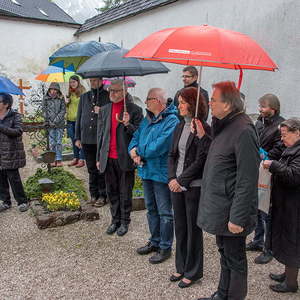 SPITAL AM PYHRN. Berührende Gedenkfeier.Viele namenlose Kinder liegen am Spitaler Friedhof begraben. Die Kinder von Zwangsarbeiterinnen starben zwischen 1943 und 1945 im „Fremdvölkischen Kinderheim Lindenhof“. Ihnen wurde eine Gedenkfeier gewidmet. 