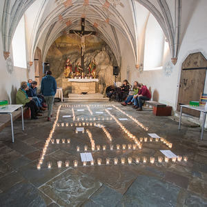 SPITAL AM PYHRN. Berührende Gedenkfeier.Viele namenlose Kinder liegen am Spitaler Friedhof begraben. Die Kinder von Zwangsarbeiterinnen starben zwischen 1943 und 1945 im „Fremdvölkischen Kinderheim Lindenhof“. Ihnen wurde eine Gedenkfeier gewidmet. 