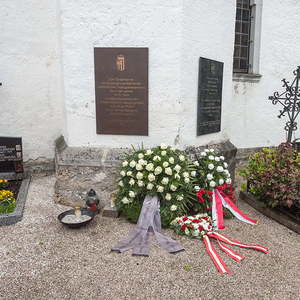 SPITAL AM PYHRN. Berührende Gedenkfeier.Viele namenlose Kinder liegen am Spitaler Friedhof begraben. Die Kinder von Zwangsarbeiterinnen starben zwischen 1943 und 1945 im „Fremdvölkischen Kinderheim Lindenhof“. Ihnen wurde eine Gedenkfeier gewidmet. 